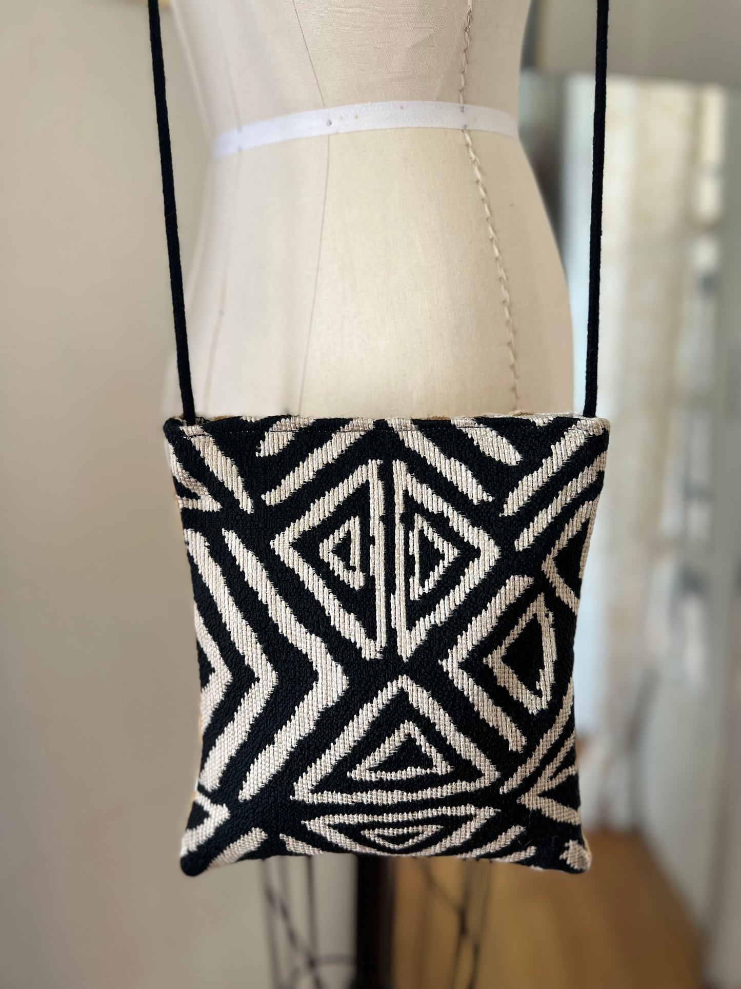 Golden Vision – Sequined Third Eye Crossbody