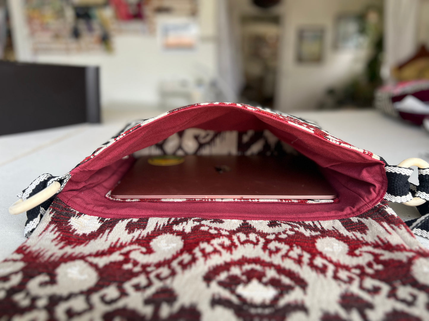 Morning Bloom – Floral Messenger Carry-All