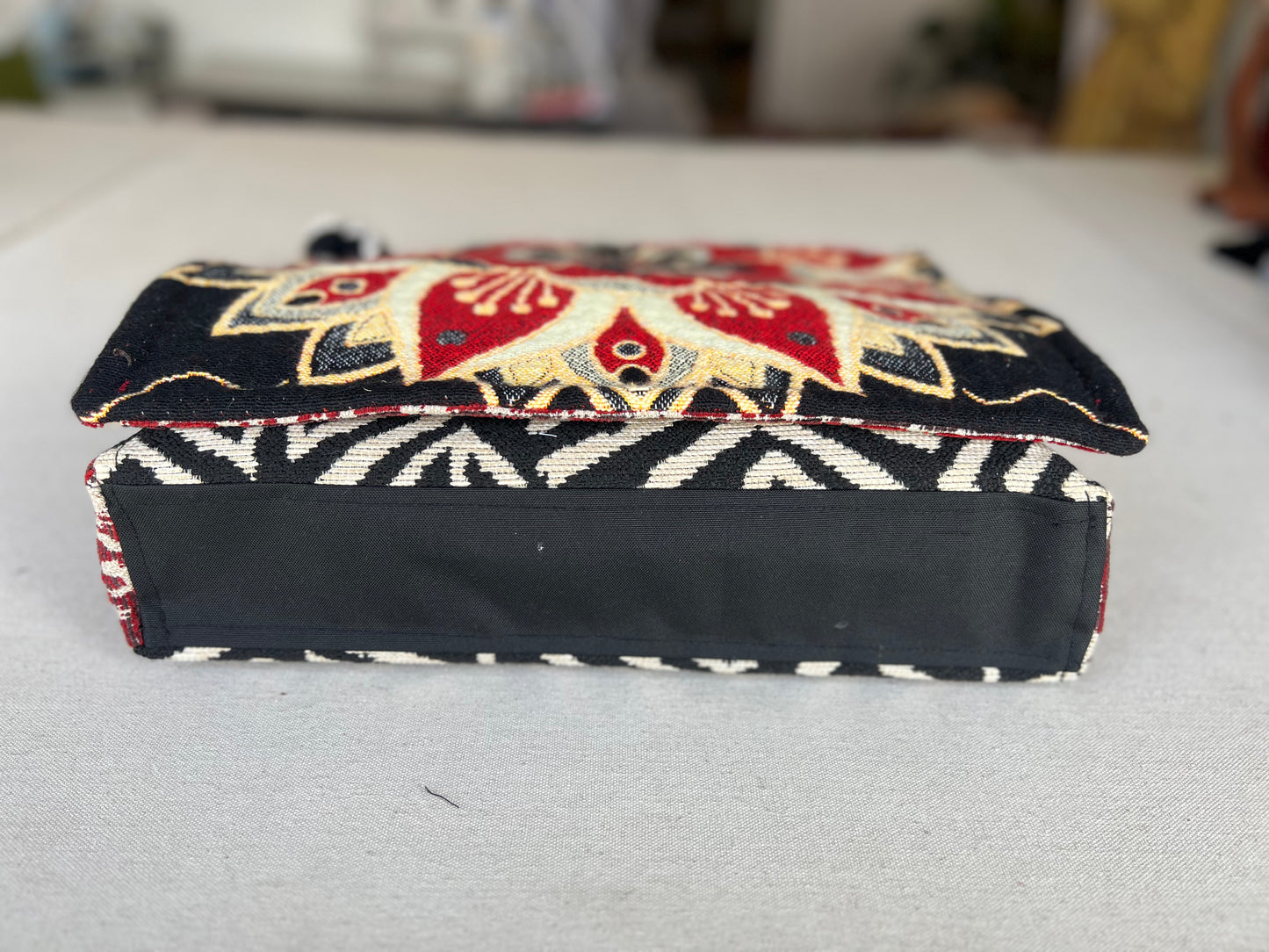 Morning Bloom – Floral Messenger Carry-All
